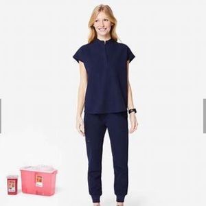 Navy medium rafaela and zamora scrub set BRAND NEW